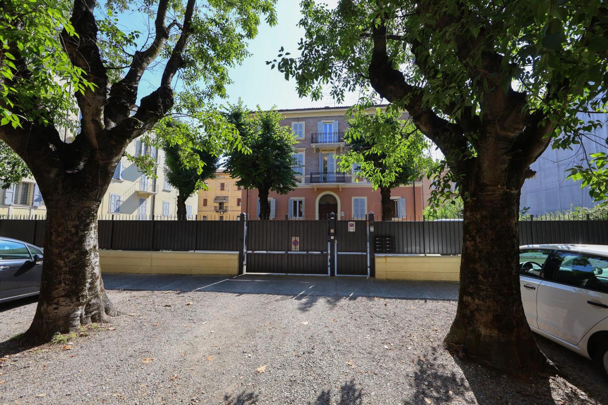 Residence Del Centro Модена Экстерьер фото